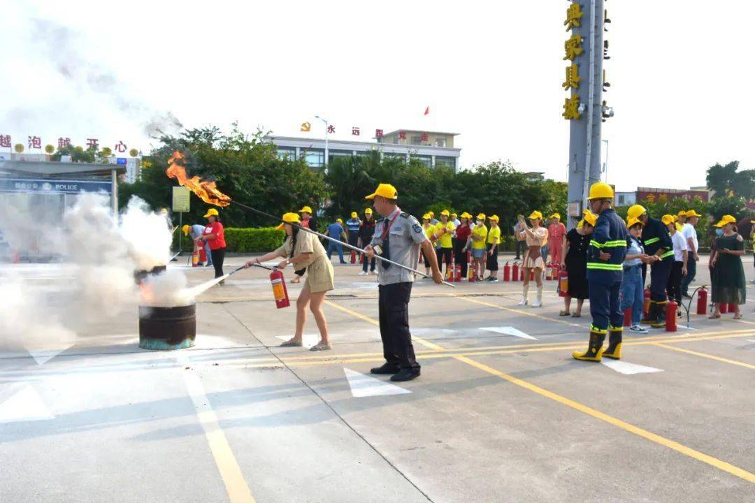 ‘太阳成集团tyc7111cc’
简讯 ▏新会古典家具城组织商户代表和员工开展消防灭火演练 (图4) ‘太阳成集团tyc7111cc’
简讯 ▏新会古典家具城组织商户代表和员工开展消防灭火演练 (图4)