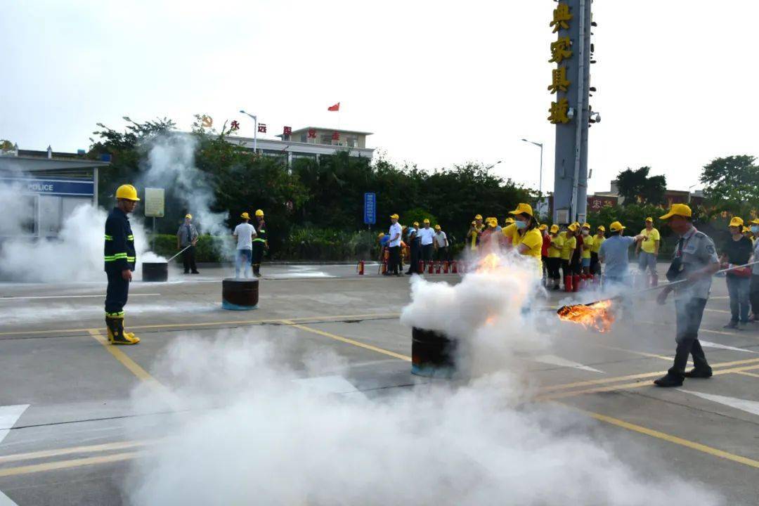 ‘太阳成集团tyc7111cc’
简讯 ▏新会古典家具城组织商户代表和员工开展消防灭火演练 (图8) ‘太阳成集团tyc7111cc’
简讯 ▏新会古典家具城组织商户代表和员工开展消防灭火演练 (图8)