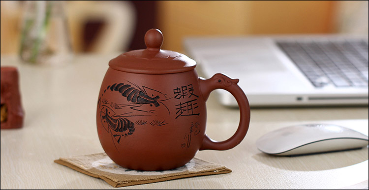 【太阳成集团tyc7111cc】大连造船厂多艘055大驱与052D神盾舰同框(图)(图1) 太阳成集团tyc7111cc